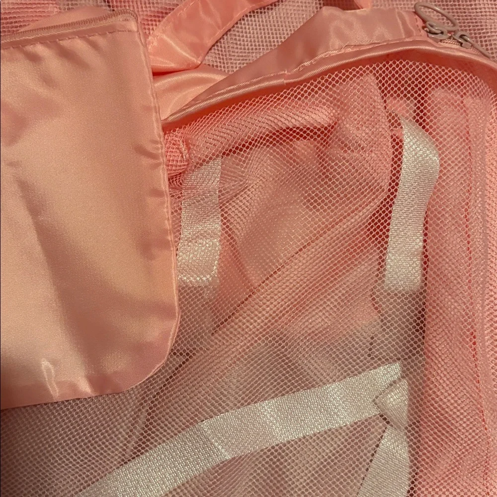 Pink Packing cubes . Set of 7 bags never used .